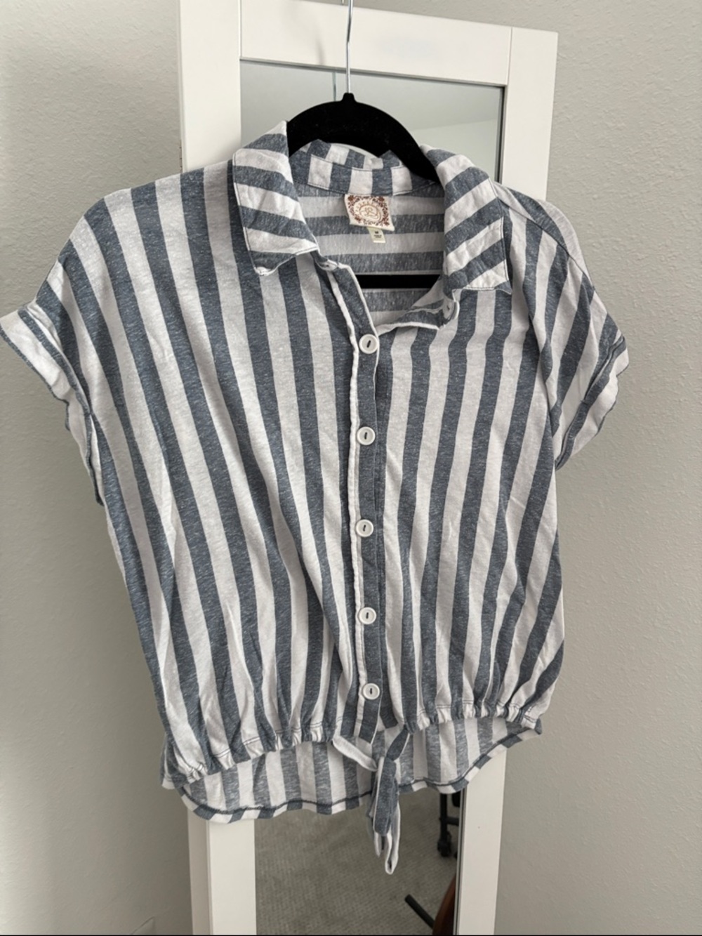 Striped Short-Sleeve Tie-Front Button Blouse - Blue & White